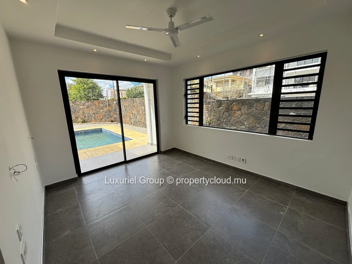 Contemporary 4-Bedroom Villa with Spacious Living Area and Pool