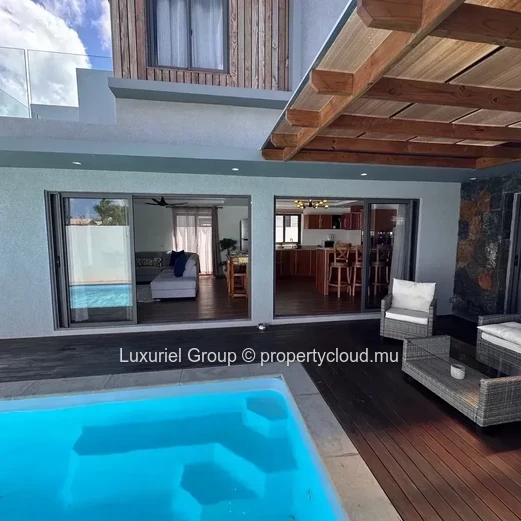 Dream Villa In Pereybere – Style, Space And Tranquility