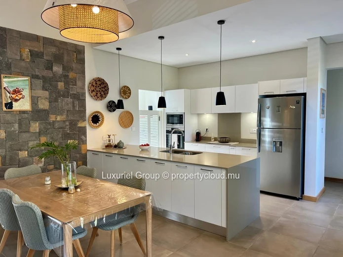 Exclusive 3-Bedroom En-Suite Villa with Pool & Lush Garden in Grand Baie