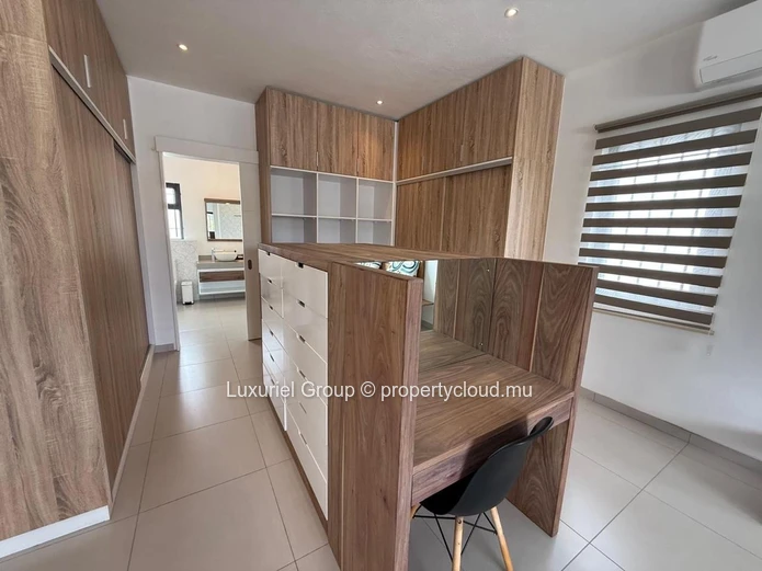 Stunning Contemporary Villa With Private Pool And Garden
