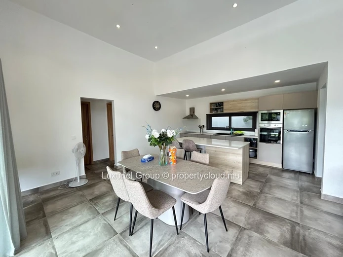 Beautiful 3-Bedroom Villa with Pool and Terrace