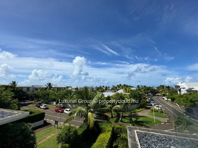 Elegance and Sea View: Prestige Triplex Villa in Azuri