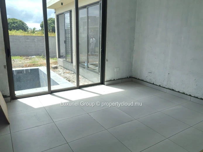 Brand-New Contemporary Home with Pool in Pereybere