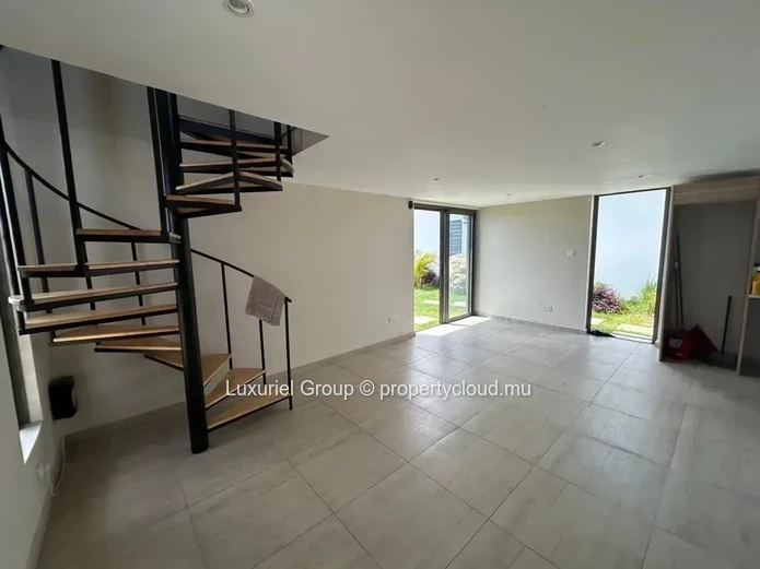Stunning Contemporary Villa With Private Guest Annex