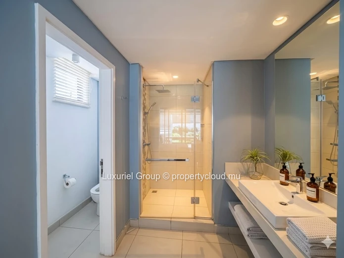 Elegance, Comfort and Walking Distance to the Beach