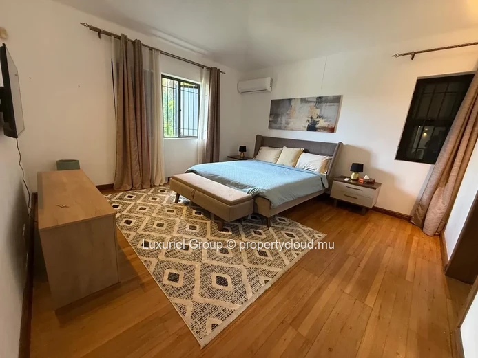 High-End Villa With Ensuite Bedrooms & Tropical Garden