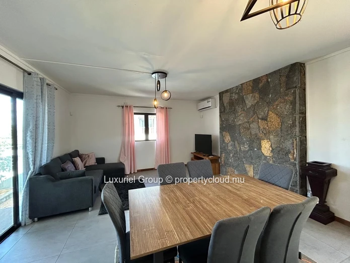 Beautiful Villa for Sale in Pereybere – Fully Furnished with Swimming Pool and Landscaped Terrace