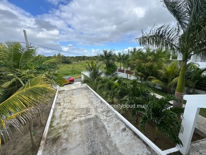 Family Villa With Pool For Rent – Péreybère