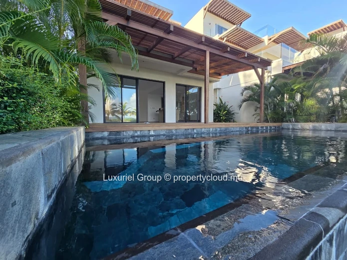 Exclusive Beachfront Villa For Sale In Poste Lafayette