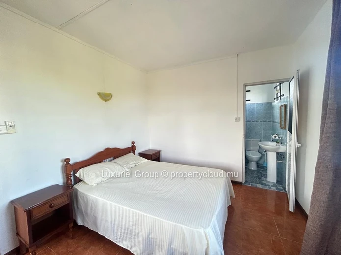 Discover This Charming House For Rent In Calodyne