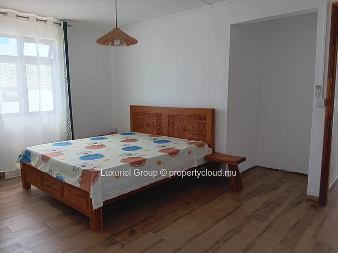 5-Bedroom Villa with Terrace