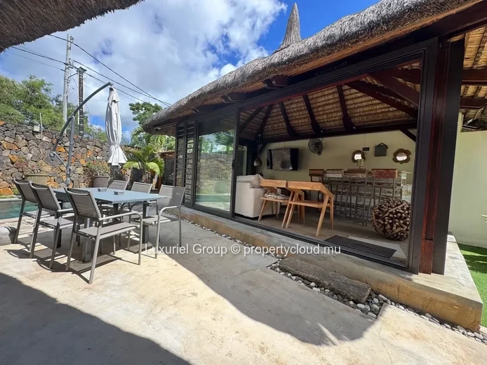 Balinese-Style Charming Villa – Private Pool and Tropical Setting