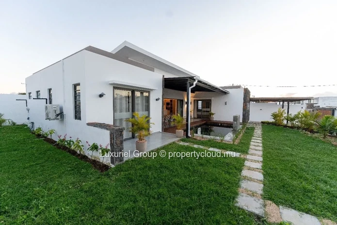 3-Bedroom Villa With Pool, Terrace, And Private Garden