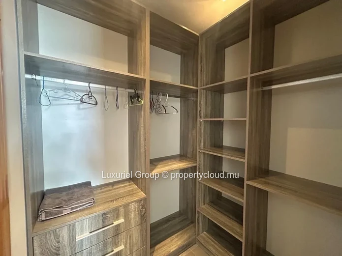 Exceptional Villa with Separate Living Spaces – Mont Choisy