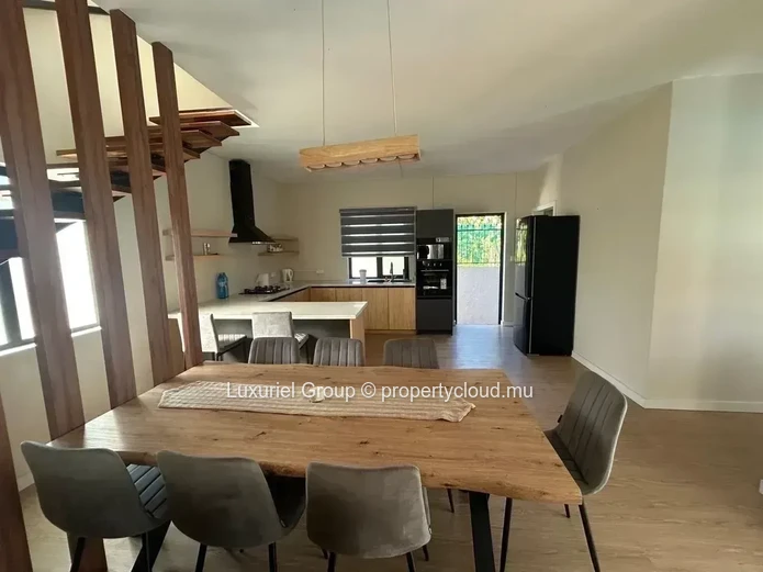 Contemporary 3-Bedroom Villa for Rent in Private Calodyne Residence