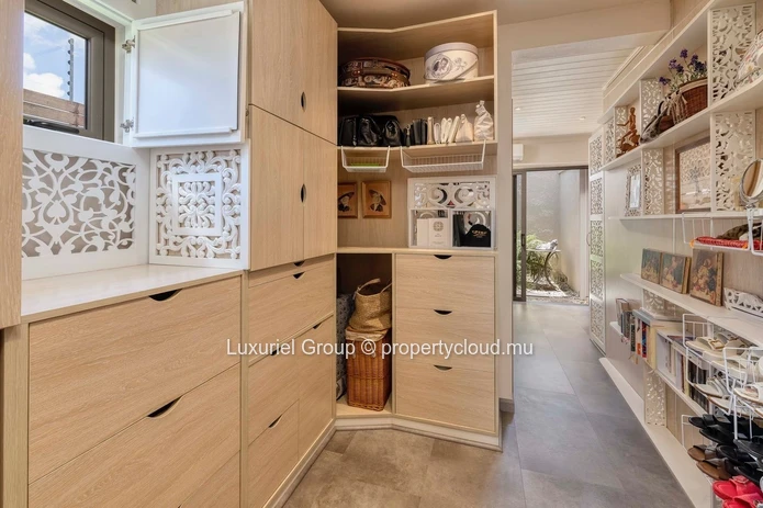 High-End Villa in a Secure Private Residence – Grand Baie