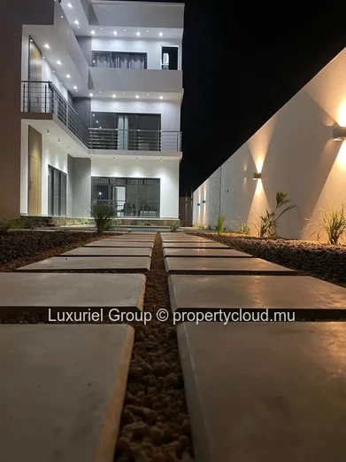 Beautiful 2-Bedroom Apartment in Exclusive Villa