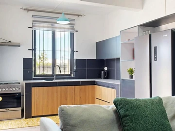 6 Bedroom Apartment