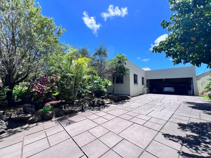 Stunning Modern Villa with Outdoor Living and Private Pool