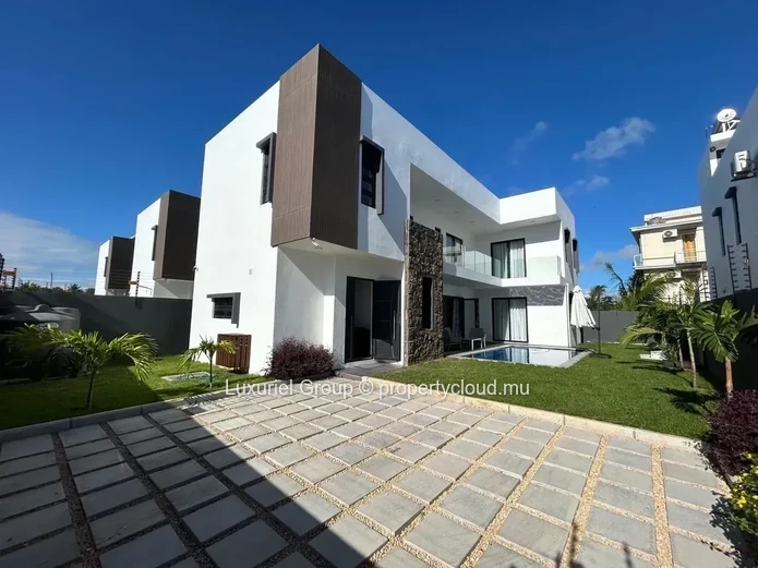 Stunning Villa with Pool, Garden and Terrace in Grand Baie