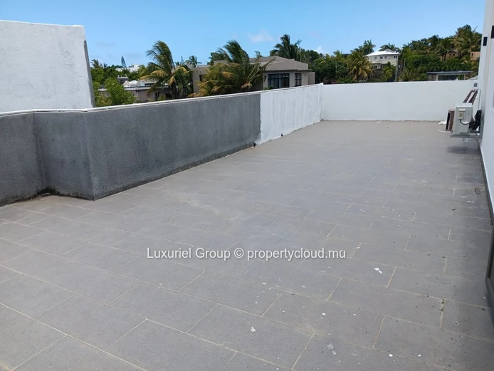 5-Bedroom Villa with Terrace