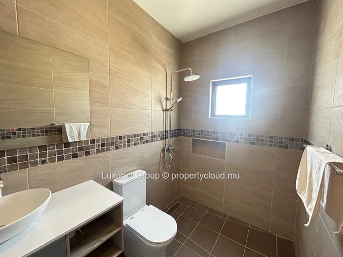 Elegant Single-Storey Villa with Private Pool in Grand Gaube