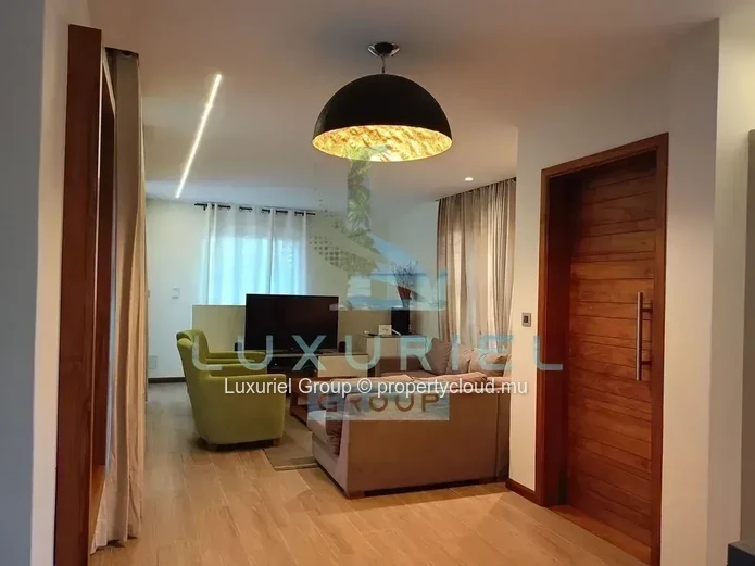 Exclusive 6-Bedroom Luxury Villa with Infinity Pool in Mont Choisy