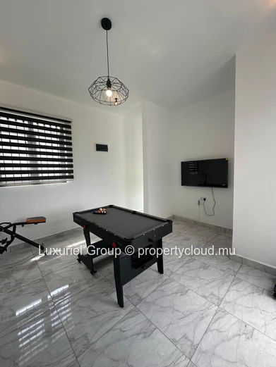Contemporary 4-Bedroom Villa with Private Pool in Pereybere