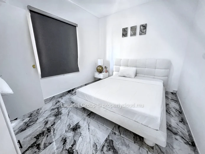 Beautiful New Contemporary Villa Local Market