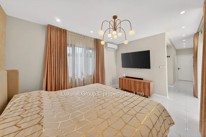 Prestige Villa For Sale – Péreybère
