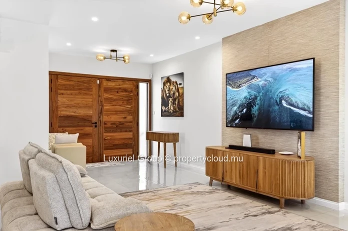 Prestige Villa For Sale – Péreybère