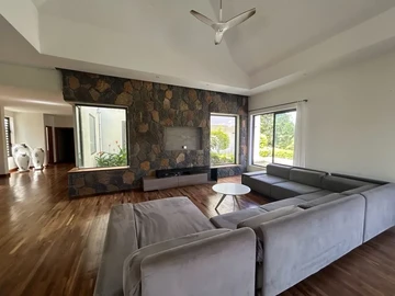 4 Bedroom Villa