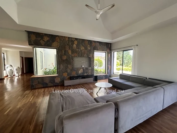 Exceptional 4-Bedroom Villa in a Peaceful Green Setting