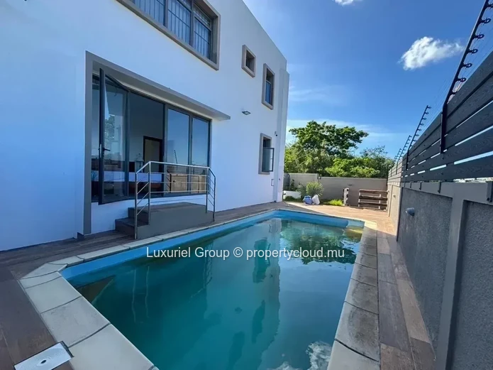 Elegant House in Calodyne, in a Quiet and Peaceful Reside