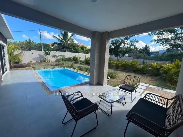 Contemporary 3-Bedroom Villa for Rent in Private Calodyne Residence