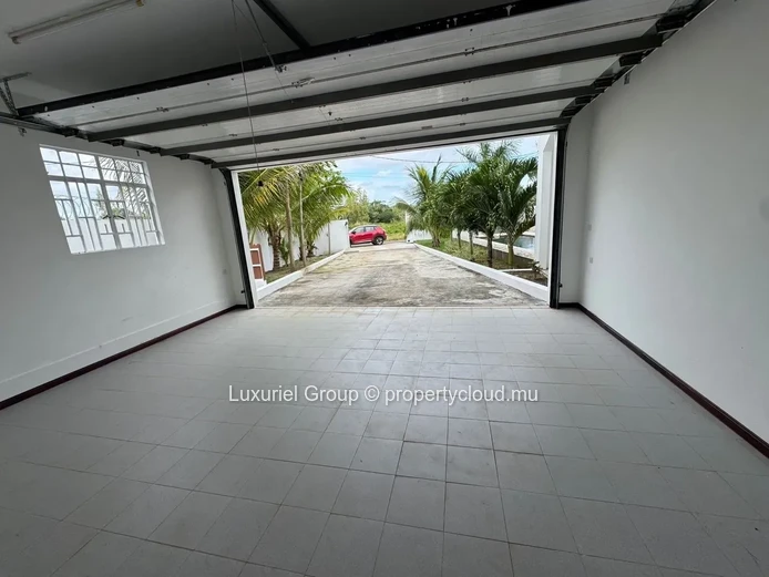 Family Villa With Pool For Rent – Péreybère