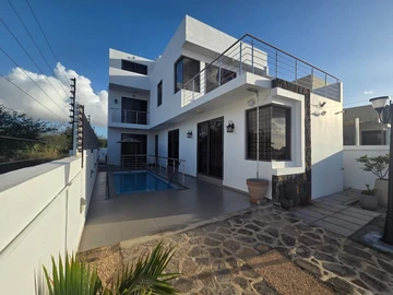 4 Bedroom Villa