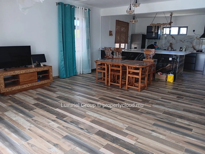 5-Bedroom Villa with Terrace