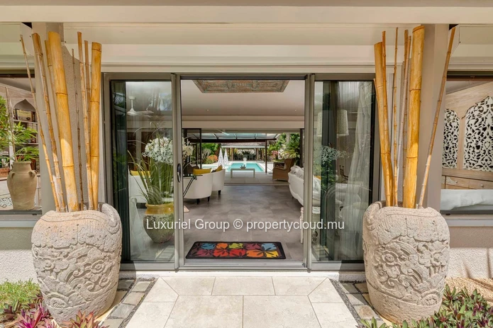 High-End Villa in a Secure Private Residence – Grand Baie