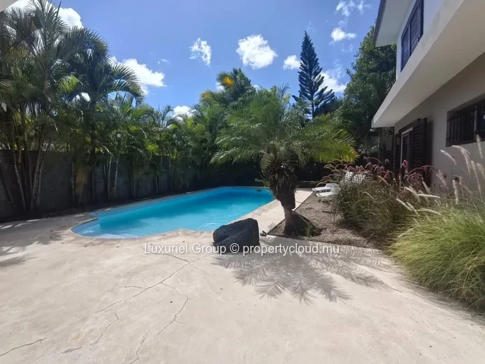 Contemporary Villa for Rent-Large Garden and Modern Comfort