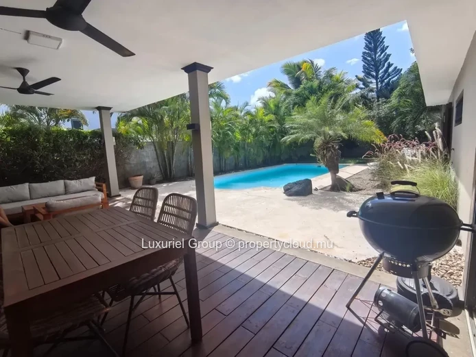 Contemporary Villa for Rent-Large Garden and Modern Comfort