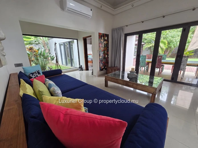 Exceptional Villa In The Heart Of A Secure Estate