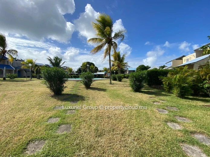Comfortable and Secure Living in the Heart of Grand Baie