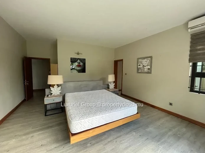 Prestige House for Rent – Private Estate in Forêt Daruty