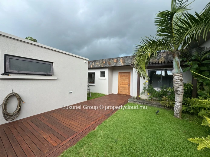 Exceptional Villa In The Heart Of A Secure Estate