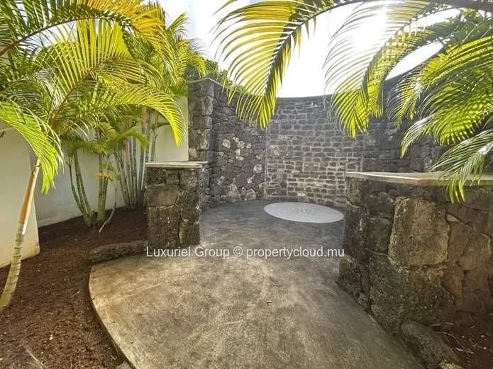 Prestige House for Rent – Private Estate in Forêt Daruty