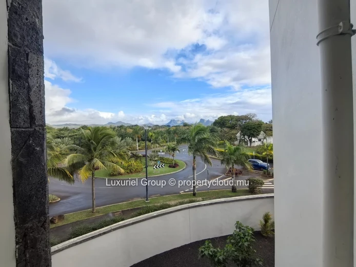 Elegant 3-Bedroom Corner Apartment in Beau Plan