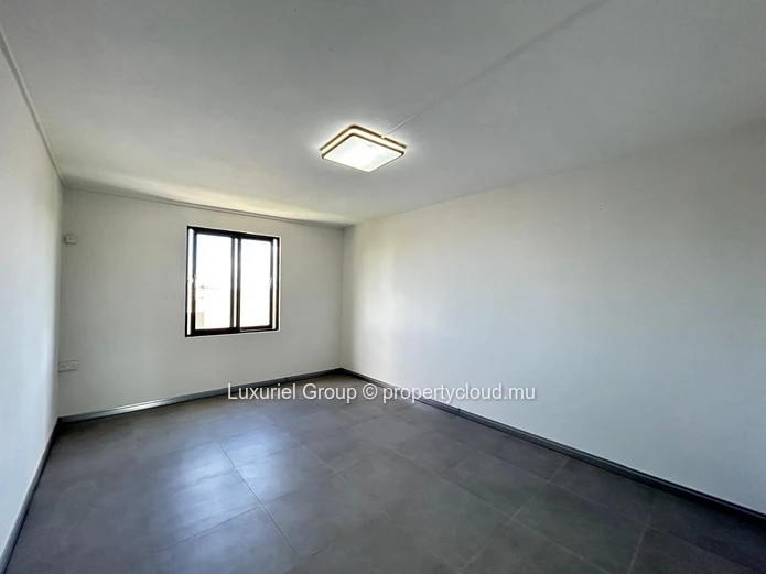 Premium Office Space in Grand Baie, Prime Location