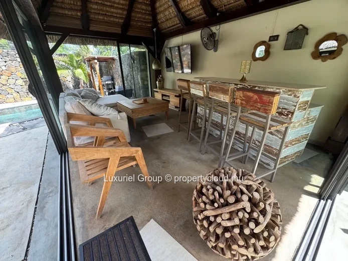 Balinese-Style Charming Villa – Private Pool and Tropical Setting