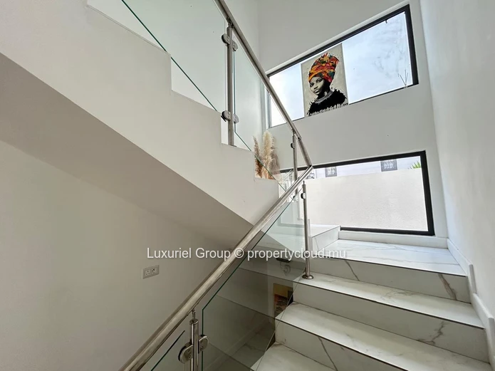 Beautiful Contemporary Villa for Sale – Elegance, Comfort and Modern Living